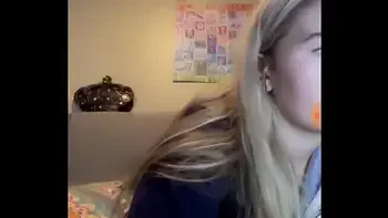 CHECK OUT THIS LIVE.ME HOE