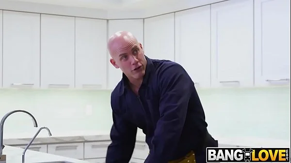 Nikki Benz Gets Her Pipes Fixed