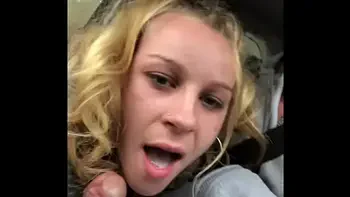 Sucking an amazing cock in the car !