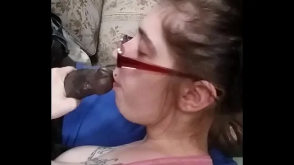 Bigtit White girl sucking bbc