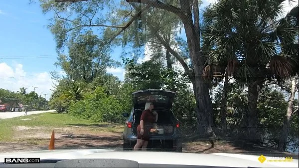 Roadside - Thick Blonde MILF Fucked By Roadside Assistance