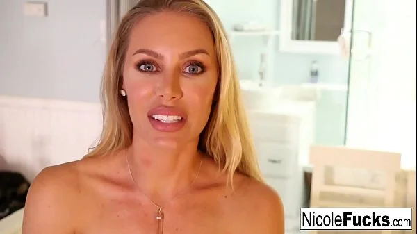 Hot Nicole Aniston treats a dude like a pornstar
