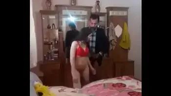 اب ينيك بنته في غرفته