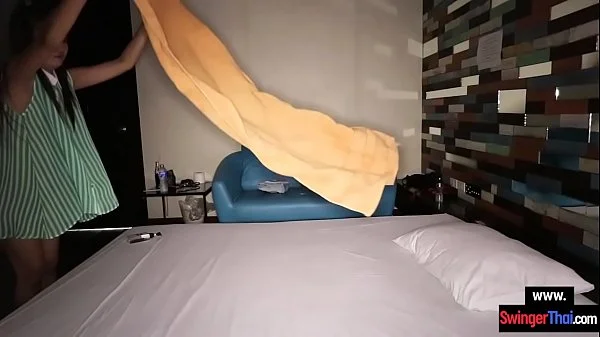 Amateur Thai massage from big butt cutie with happy end