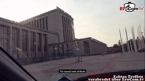 Deutsche Studentin wird abgeschleppt zum echten EroCom Date Sextreffen und bumst öffentlich vor der Venus Messe