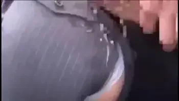 Japonesa com terno, sendo fodida no ônibus