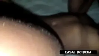 Mulata gostosa Natasha Medeiros fez suruba no quarto do motel do Rio de Janeiro fez anal e ate DP