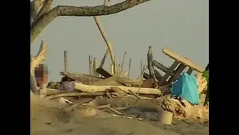 Girlfriend sucks my cock on the public beach in front of many strangers - MissCreamy