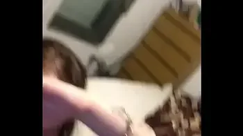 Le doy la leche a mi putita