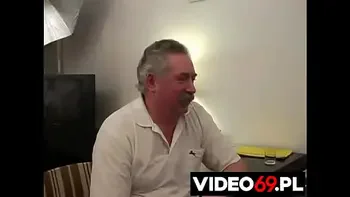 Polskie porno - Gruby miś posuwa koleżankę córki