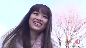 水色の下着がチラリと覗く変態自転車ライド [bunc 001]