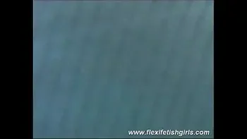 Flexible beauty spreading legs