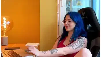 I Just Want To Find A Guy Willing To Fuck Me!! - A Fan Comes To