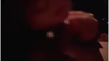 可愛い女子大生か全裸て露出散歩 紅葉の名所て野外フェラチオryoyuu素人カッフル/年の差//美少女/スマホ撮影/口内射精/スタイル抜群/美乳/スリム/english Subtitle