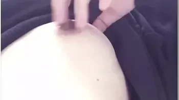 Bed Gasm In 寝起きちくひスウェットの上から乳首ホチッ 貧乳オtニー Japanese Nipple Masturbation In Bed Orgasm