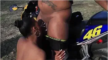 Hd- Layla Perez Got So Turned On By The Bike Ride, She Returned The Favor With Some Sloppy Head