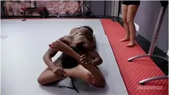 Lesbian Wrestling As Kelli Provocateur Fights Mocha Menage With The Loser Strapon Fucked