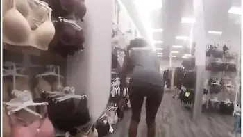 Ratchet Ebony Thot Public Nudity In Shopping Mall