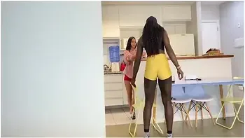 Jefao Foi Apresentado Um Amigo Pra Sua Prima Fernanda Chocolatte , E Acabou Fodendo Ela Escondido Da Karen Oliver 14 Min