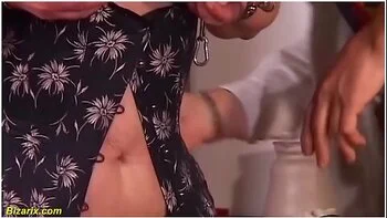 Mature Labia Extreme Stretch