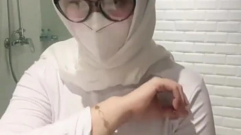 Stepsister Caught Showing Off Her Big Body And Breasts