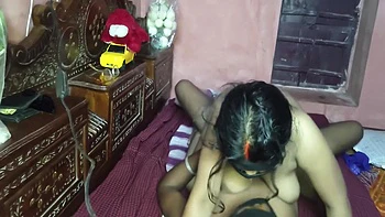 Hot Bhabhi Ki Couple Kissing Hot Mement Sexy Chudai