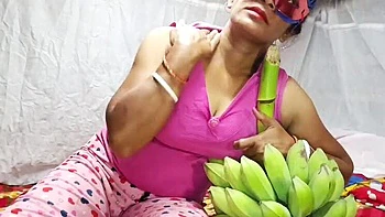 Indian Bhabhi Nomita Boudi Banana Insertion Pussy Fun Outdoor Doggy Style