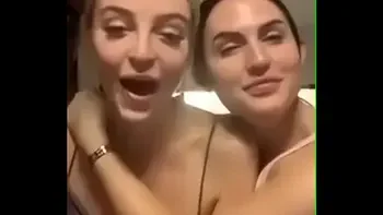 2 Girls Downblouse Periscope