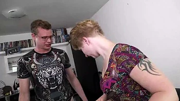 Sonja Sweet's Order Arrives - Horny Neighbor Fucks and Gets Cumshot