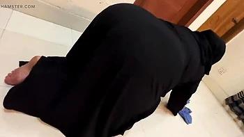 Hot Muslim Maid Stuck Under Bed Begs For Anal Fuck From Owner - Aria Mia Big Ass Doggy Style