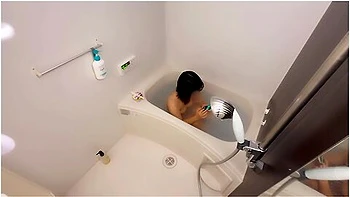 彼女のお風呂を覗いてたら我慢てきなくなって生挿入ししまった素人/絶頂/おっはい/美少女