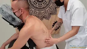 Provando a quick massage e gozando gostoso nas quatro mãos