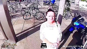 Steven Shame, Deutsche Amateure And Queen Bee In Squeaky German Milf Porn