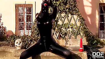 Fetish Queen Latex Lucy Fucks Herself Outdoors With Dildo 21 Min