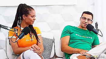 Noir, Violet Myers - The Podcast