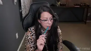 Fake teacher forgets to log off online and fucks her husband in front of class