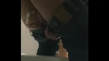 Girls and women show their shaved pussies in the toilet (MOV 98)