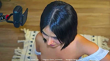 Perfect Latina Cherry