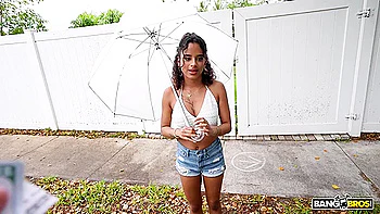 Oh Isabella She Going - Isabella Jules