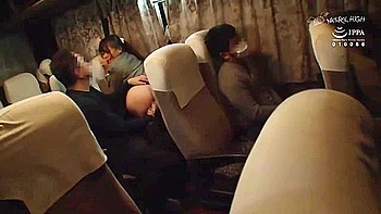 667] A Woman Who Cums Silently On A Night Bus Loses Reason To The Pleasure And Can Not Refuse Orgasm Student 18+ Girls Sp Carefully Selected 10 People 2 Discs Omnibus Edition 12