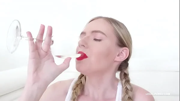 Rebel Rhyder comes to play wet games IV473