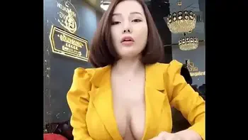 Sexy Vietnamese Cô ấy là ai?
