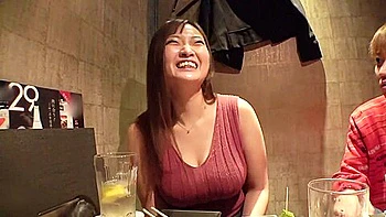 揺れる尻肉に大興奮のイキまくり巨乳女子と悶絶SEX