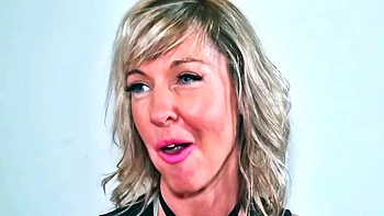 Lily declares her love to Helena ... - Jacquie et Michel TV