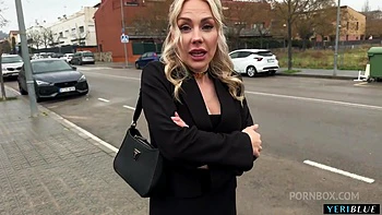 I Meet A Blonde Girl In The Middle Of The Street And We Fuck In Public - Angie Lynx