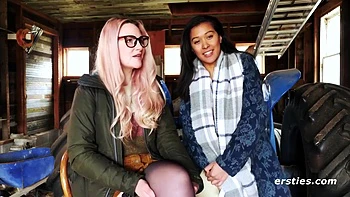 Hanna Enjoys An Anal Dildo From Jin