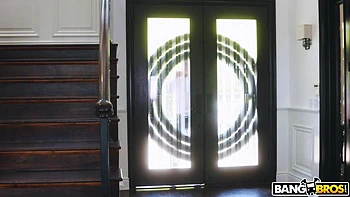 Nia Gets Cleaned and Fucked