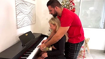 The Sicario gets out of trouble - Jacquie et Michel TV