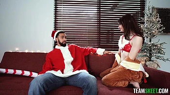 Reese Robbins - Gets Fucked Lifted And Standing By A Big Cock