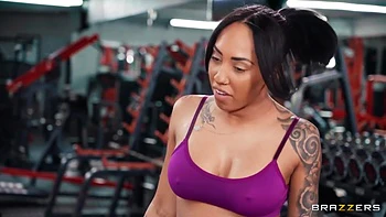 Kona Jade In Sexy Fit Gets Fucked Doggystyle In The Gym